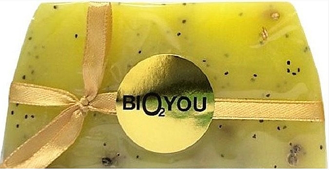 Naturalne mydło peelingujące - Bio2You Natural Soap With Scrub — Zdjęcie N1