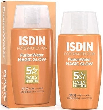 Ultralekki krem przeciwsłoneczny do twarzy z fazą wodną SPF 30 - Isdin Fotoprotector Fusion Water Magic Glow SPF 30 — Zdjęcie N1