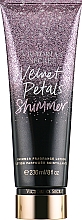 Kup Rozświetlający balsam do ciała - Victoria's Secret Velvet Petals Shimmer Lotion
