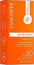 Fluid matujący do twarzy - Lancaster Sun Sensitive Tinted Mattifying Fluid SPF50 — Zdjęcie N3