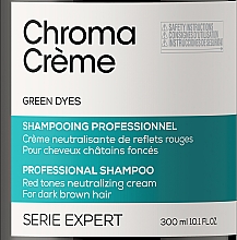 Szampon do włosów ciemnobrązowych neutralizujący czerwone tony - L'Oreal Professionnel Serie Expert Chroma Creme Professional Shampoo Green Dyes — Zdjęcie N4