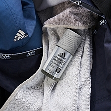 Dezodorant-antyperspirant w kulce dla mężczyzn - Adidas Pro Invisible Antiperspirant Roll-on For Men — Zdjęcie N3