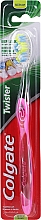 Różowa szczoteczka do zębów, średnia twardość - Colgate Twister Medium Toothbrush — Zdjęcie N1