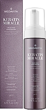 Pianka wygładzająca i przeciw puszeniu się włosów - Medavita Keratin Miracle Frizz Over Hair Mousse — Zdjęcie N2