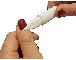 Ceramiczny pilnik do paznokci w szarym etui, biały klips - Erlinda Solingen NailMaid Ceramic Nail File In Light Grey Case With Clip — Zdjęcie N5