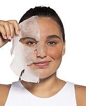 Ampułka w masce na tkaninie ujędrniająca z kwasem hialuronowym i ekstraktem z arbuza - Garnier Skin Naturals Hyaluronic Acis Ampoule Sheet Mask — Zdjęcie N6