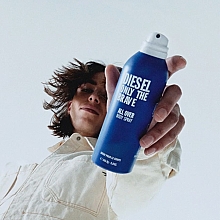 Diesel Only The Brave All Over Body Spray - Woda toaletowa do ciała w sprayu — Zdjęcie N4