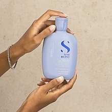 Szampon zagęszczający włosy - Alfaparf Semi di Lino Density Thickening Low Shampoo — Zdjęcie N4