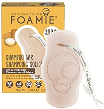 Kup Twardy szampon do włosów przesuszonych i kręconych - Foamie Kiss Me Argan Shampoo Bar