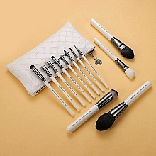 Kup Zestaw pędzli do makijażu - Eigshow Beauty Makeup Brush Master Bright Silver