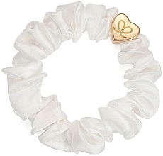 Jedwabna gumka do włosów, złote serce, kremowa - By Eloise London Gold Heart Silk Scrunchie Cream — Zdjęcie N2