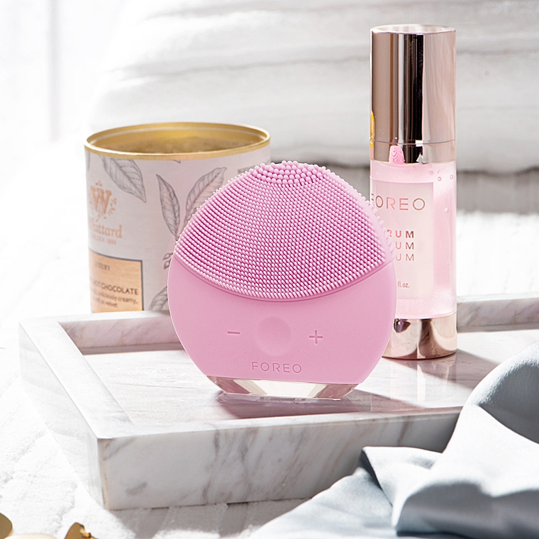 phenomenon Sunny Knead Foreo Luna Mini 2 Plus Pink - Soniczna szczoteczka do oczyszczania i masażu  twarzy | Makeup.pl