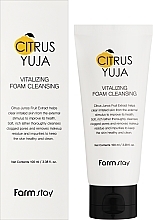 Pianka do mycia twarzy - FarmStay Citrus Yuja Vitalizing Foam Cleansing — Zdjęcie N2