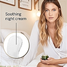 Mineralny krem antystresowy do twarzy na noc - Ahava Mineral Radiance Overnight De-Stressing Cream — Zdjęcie N5