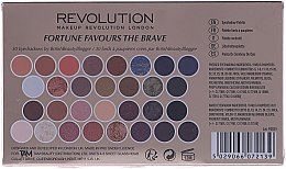 Paleta cieni do powiek, 30 kolorów - Makeup Revolution Eyeshadow Palette Fortune Favours The Brave — фото N4