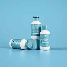 Delikatny szampon z alantoiną do wrażliwej skóry głowy - Wella Professionals Invigo Balance Senso Calm Sensitive Shampoo — Zdjęcie N6