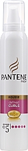 Kup Mocna pianka do włosów Podkreślone loki - Pantene Pro-V Defined Curls