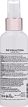 Antybakteryjny spray utrwalający makijaż - Revolution Skincare Anti-Bacterial Base Fix — Zdjęcie N2