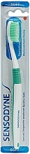 Szczoteczka do zębów wrażliwych RF1446, miękka, zielona - Sensodyne Sensitive Toothbrush — Zdjęcie N1