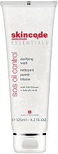 Oczyszczający żel do mycia twarzy - Skincode Essentials S.O.S Oil Control Clarifying Wash — Zdjęcie N1