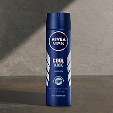 Antyperspirant w sprayu dla mężczyzn - NIVEA MEN Deodorant Cool Kick — Zdjęcie N3
