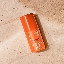 Fluid z filtrem do twarzy - Lancaster Sun Beauty Nude Skin Sensation Sun Protective Fluid SPF30 — Zdjęcie N6