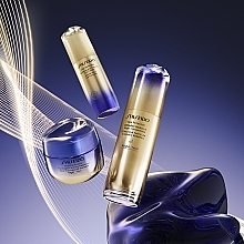 Koncentrat do twarzy na noc - Shiseido Vital Perfection LiftDefine Radiance Night Concentrate — Zdjęcie N6