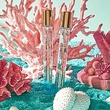 Dwufazowy olejek do ust - Essence Live Life In Coral Bi-phase Lip Oil — Zdjęcie N3