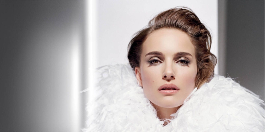 Rozświetlający lekki podkład do twarzy - Dior Diorskin Star Studio Makeup Spectacular Brightening SPF 30 — Zdjęcie N3
