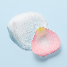 Delikatnie oczyszczająca pianka do twarzy - Nuxe Very Rose Light Cleansing Foam — Zdjęcie N3