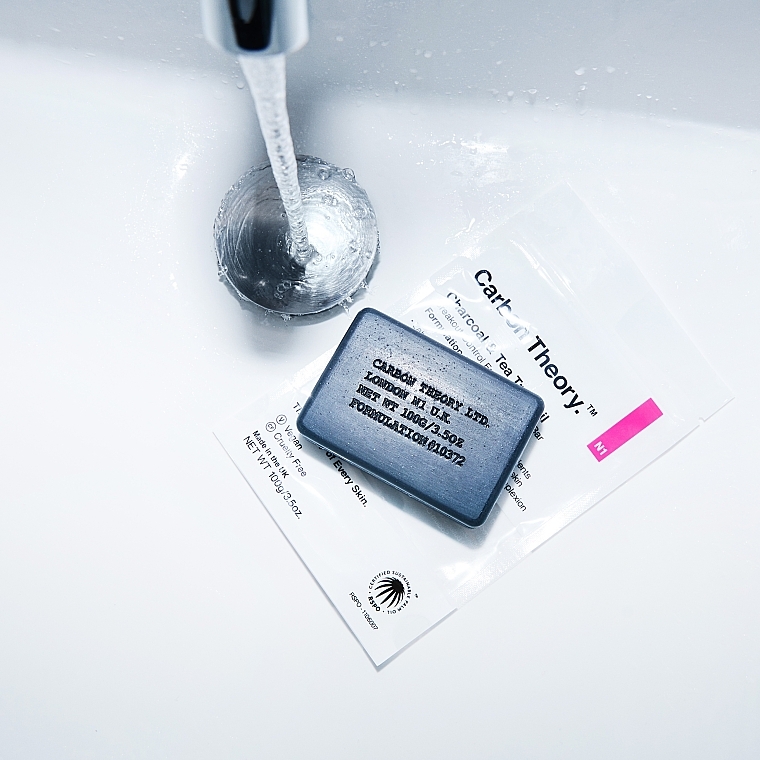 Oczyszczające mydło węglowe do skóry problematycznej - Carbon Theory Facial Cleansing Bar — Zdjęcie N2
