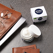 Intensywnie nawilżający krem do twarzy dla mężczyzn Ulga od podrażnień - NIVEA Intensively Moisturizing Cream Men Sensitive Skin — Zdjęcie N4
