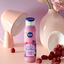 Odświeżający żel pod prysznic Malina, borówka i mleczko migdałowe - NIVEA Fresh Blends Refreshing Shower Raspberry Blueberry Almond Milk — Zdjęcie N4