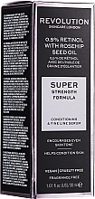Kup Serum do twarzy z retinolem i olejem z dzikiej róży - Revolution Skincare Retinol Serum 0,5% With Rosehip Seed Oil