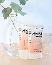 Rozświetlająca baza pod makijaż z witaminą C - Catrice Clean ID Vitamin C Fresh Glow Primer — Zdjęcie N4