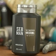 Wygładzająca odżywka do włosów dla mężczyzn - Sebastian Professional Seb Man The Smoother Rinse-Out Conditioner — Zdjęcie N4