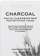 Kup Mydło do twarzy z różową glinką - Revolution Skincare Charcoal Purifying Facial Cleansing Bar