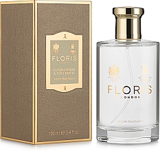 Floris Sandalwood & Patchouli Room Fragrance Spray - Zapach do domu — Zdjęcie N1