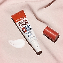 Baza pod makijaż - Rimmel Lasting Finish Primer  — Zdjęcie N7