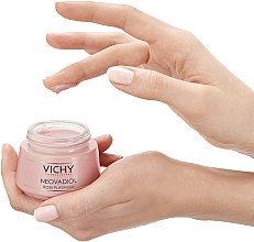 Różany krem przeciwzmarszczkowy do twarzy wzmacniająco-rewitalizujący - Vichy Neovadiol Rose Platinum Cream — Zdjęcie N3