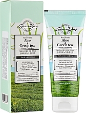 Odświeżająca pianka do mycia twarzy z aloesem i zieloną herbatą - Grace Day Real Fresh Aloe Green-Tea Foam Cleanser — Zdjęcie N2