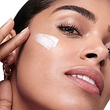 Nawilżający krem ​​do twarzy z ekstraktem z korzenia żeń-szenia - Shiseido Essential Energy Hydrating Cream — Zdjęcie N3