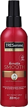 Termoochronny spray zapewniający połysk - Tresemmé Keratin Smooth Heat Protection Shine Spray — Zdjęcie N1